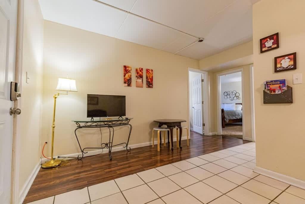 2-Bed, 1-Bath Apartment Near I-24, Great Location Chattanooga Buitenkant foto