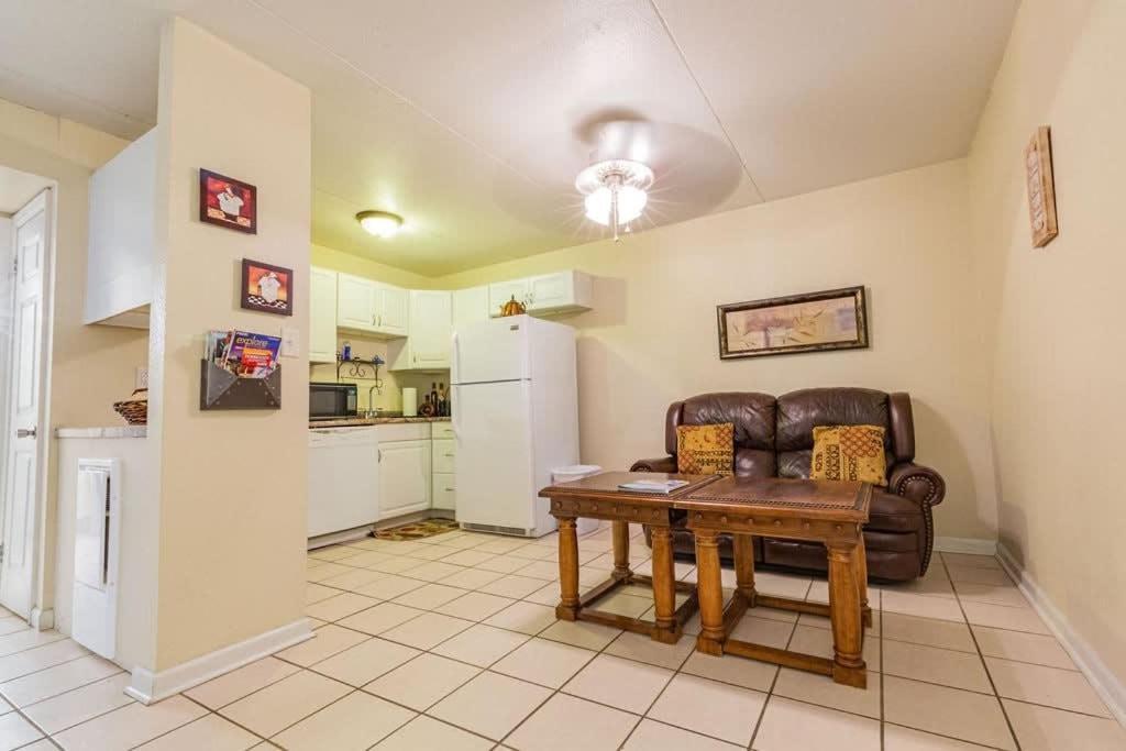 2-Bed, 1-Bath Apartment Near I-24, Great Location Chattanooga Buitenkant foto